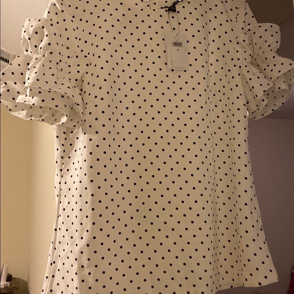 Cute polka dot top!